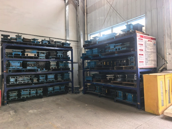 模具